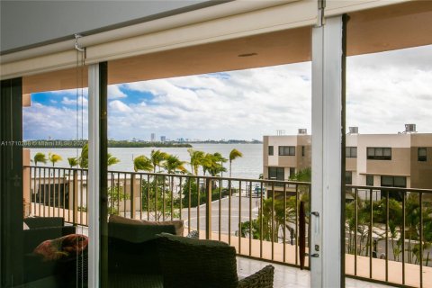 Copropriété à vendre à Miami, Floride: 2 chambres, 181.16 m2 № 1977424 - photo 10