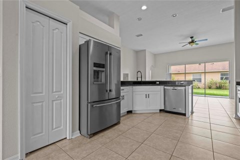 Villa ou maison à louer à Riverview, Floride: 4 chambres, 215.63 m2 № 1826615 - photo 4