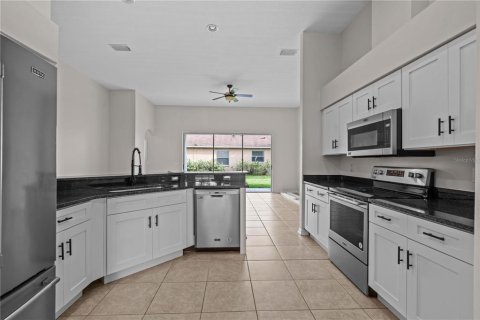 Villa ou maison à louer à Riverview, Floride: 4 chambres, 215.63 m2 № 1826615 - photo 5