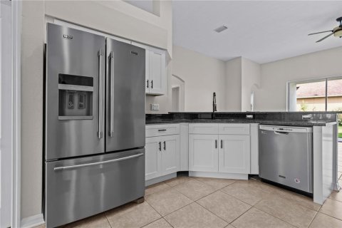 Villa ou maison à louer à Riverview, Floride: 4 chambres, 215.63 m2 № 1826615 - photo 8