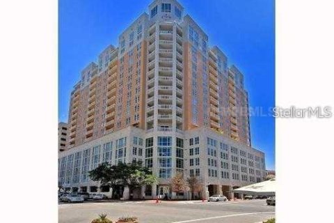 Condominio en alquiler en Sarasota, Florida, 2 dormitorios, 108.23 m2 № 1552513 - foto 2