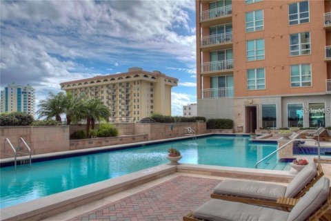 Condominio en alquiler en Sarasota, Florida, 2 dormitorios, 108.23 m2 № 1552513 - foto 5