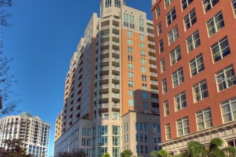 Condominio en alquiler en Sarasota, Florida, 2 dormitorios, 108.23 m2 № 1552513 - foto 1