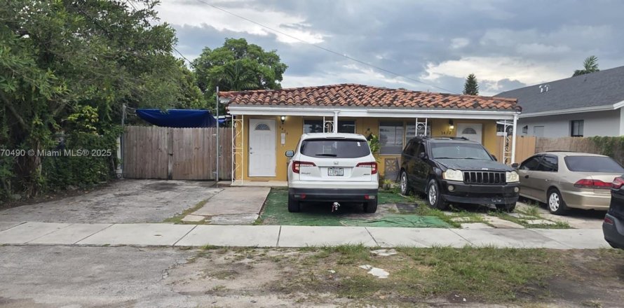 Commercial property in Miami, Florida 108.7 sq.m. № 2089224