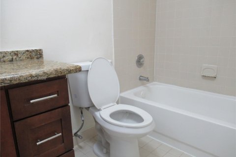 Copropriété à louer à Doral, Floride: 2 chambres, 92.16 m2 № 1995149 - photo 13