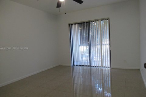 Copropriété à louer à Doral, Floride: 2 chambres, 92.16 m2 № 1995149 - photo 11