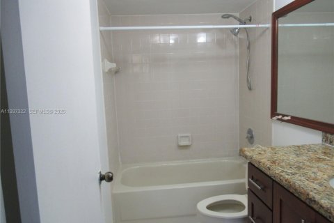 Copropriété à louer à Doral, Floride: 2 chambres, 92.16 m2 № 1995149 - photo 10