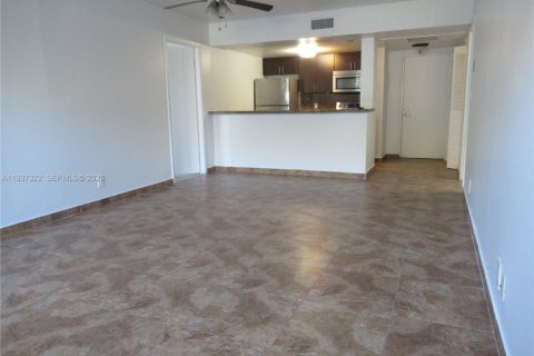 Copropriété à louer à Doral, Floride: 2 chambres, 92.16 m2 № 1995149 - photo 14