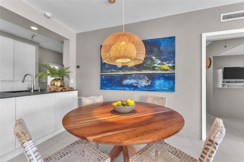 Apartment in Miami Beach, Florida 2 bedrooms, 99.87 sq.m. № 2052347 - photo 19