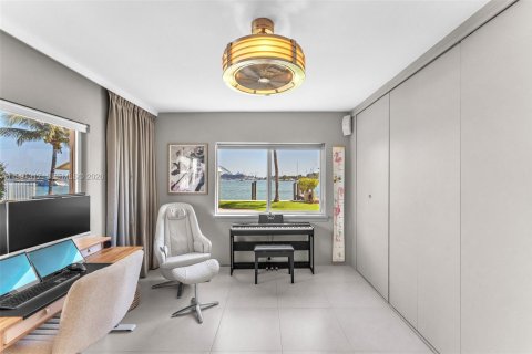 Apartment in Miami Beach, Florida 2 bedrooms, 99.87 sq.m. № 2052347 - photo 28