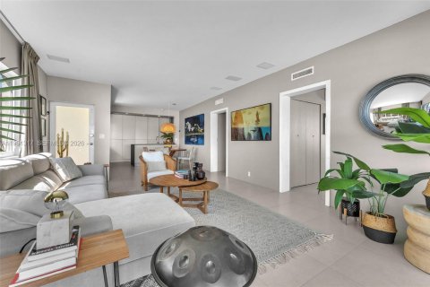 Apartment in Miami Beach, Florida 2 bedrooms, 99.87 sq.m. № 2052347 - photo 5