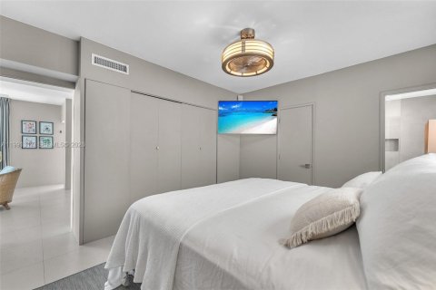 Apartment in Miami Beach, Florida 2 bedrooms, 99.87 sq.m. № 2052347 - photo 22