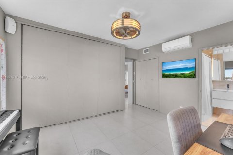 Apartment in Miami Beach, Florida 2 bedrooms, 99.87 sq.m. № 2052347 - photo 27