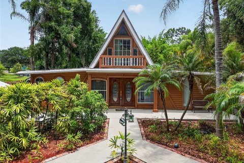 House in Eustis, Florida 3 bedrooms, 167.78 sq.m. № 2234440