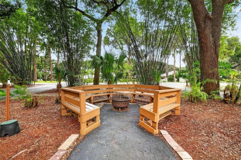 House in Eustis, Florida 3 bedrooms, 167.78 sq.m. № 2234440 - photo 8