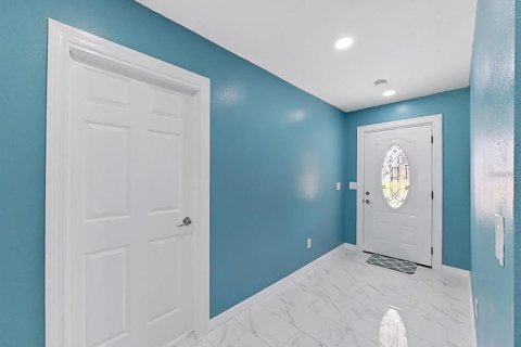 House in Ruskin, Florida 5 bedrooms, 172.89 sq.m. № 2322438 - photo 15