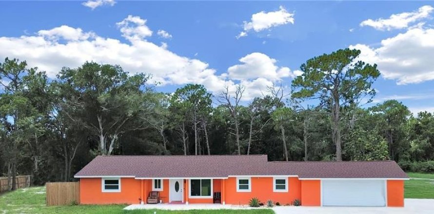 House in Ruskin, Florida 5 bedrooms, 172.89 sq.m. № 2322438