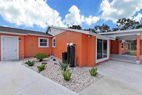 House in Ruskin, Florida 5 bedrooms, 172.89 sq.m. № 2322438 - photo 19