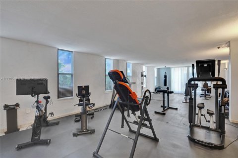 Condo in Hollywood, Florida, 1 bedroom  № 1696292 - photo 27