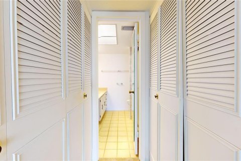 Купить кондоминиум в Клируотер, Флорида 5 комнат, 134.71м2, № 2217807 - фото 21