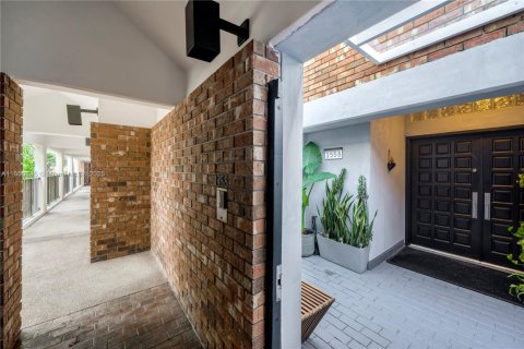 Townhouse in Miami, Florida 4 bedrooms, 340.86 sq.m. № 2022433