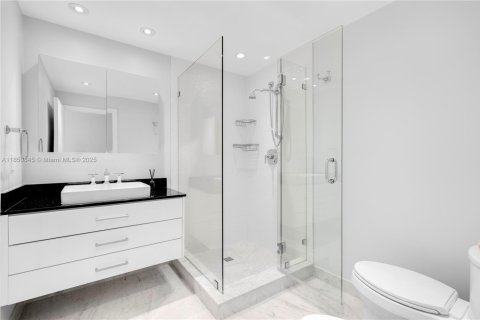 Townhouse in Miami, Florida 4 bedrooms, 340.86 sq.m. № 2022433 - photo 27