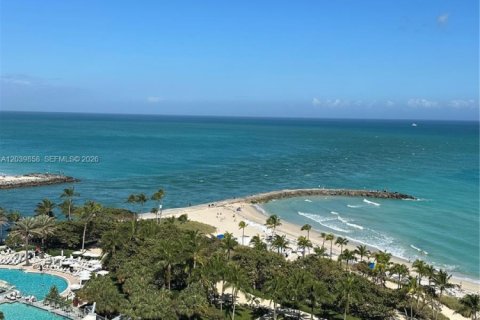 Studio à Condo à Bal Harbour, Floride  № 2089573