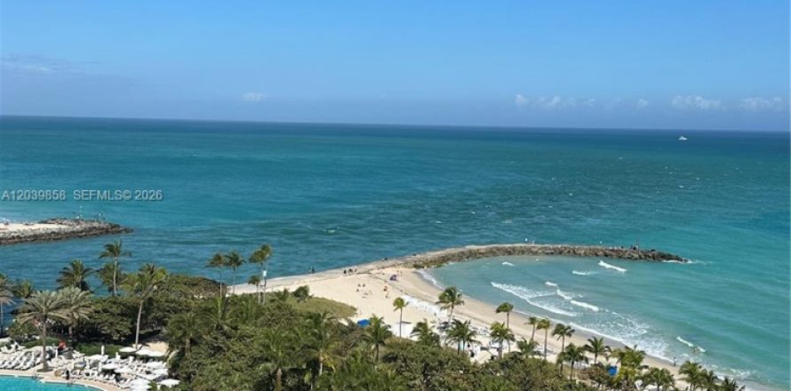 Studio in the Condo in Bal Harbour, Florida  № 2089573
