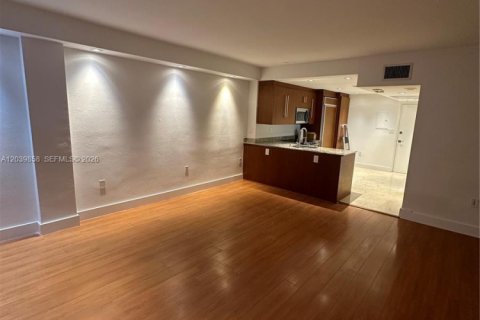 Condo in Bal Harbour, Florida  № 2089573 - photo 5