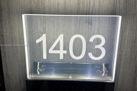 Condo in Bal Harbour, Florida  № 2089573 - photo 4