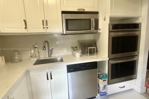 Copropriété à vendre à Aventura, Floride: 2 chambres, 92.34 m2 № 1872458 - photo 10