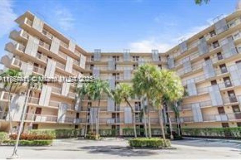 Copropriété à vendre à Aventura, Floride: 2 chambres, 92.34 m2 № 1872458 - photo 23