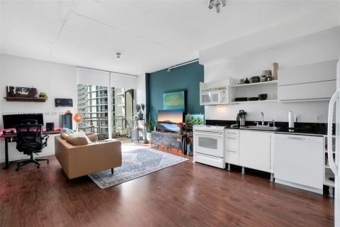 Condo in Miami, Florida  № 1953340 - photo 1