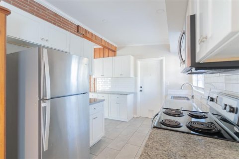 Villa ou maison à louer à Winter Haven, Floride: 2 chambres, 107.02 m2 № 2167714 - photo 5
