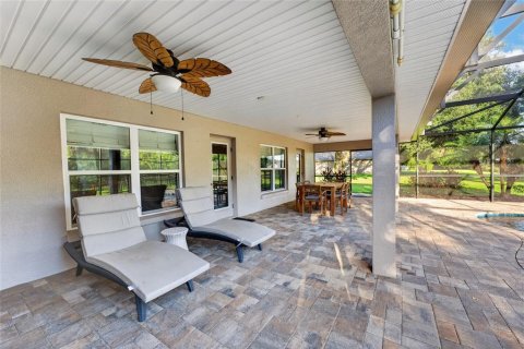 House in Sorrento, Florida 4 bedrooms, 264.21 sq.m. № 2423630 - photo 26
