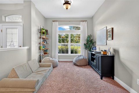 House in Sorrento, Florida 4 bedrooms, 264.21 sq.m. № 2423630 - photo 6