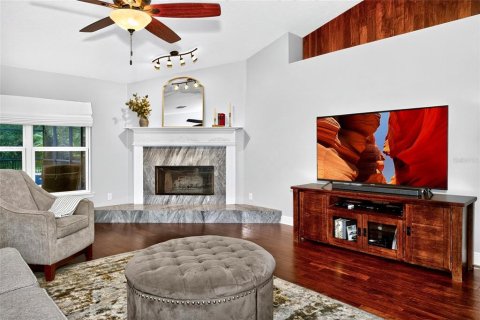 House in Sorrento, Florida 4 bedrooms, 264.21 sq.m. № 2423630 - photo 7