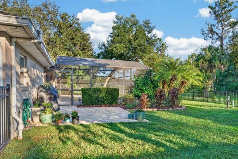 House in Sorrento, Florida 4 bedrooms, 264.21 sq.m. № 2423630 - photo 29
