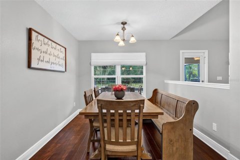 House in Sorrento, Florida 4 bedrooms, 264.21 sq.m. № 2423630 - photo 10