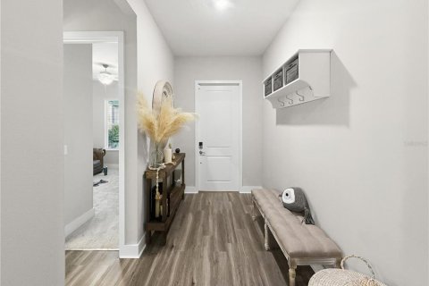 Casa en venta en Tampa, Florida, 5 dormitorios, 337.79 m2 № 2386564 - foto 3