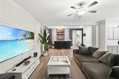 Casa en venta en Tampa, Florida, 5 dormitorios, 337.79 m2 № 2386564 - foto 11