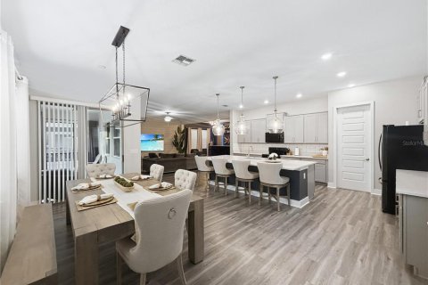 Casa en venta en Tampa, Florida, 5 dormitorios, 337.79 m2 № 2386564 - foto 6