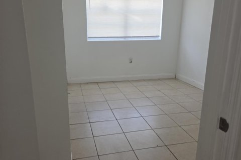 House in Pompano Beach, Florida 2 bedrooms, 103.77 sq.m. № 2269594 - photo 7