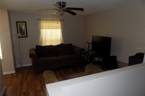 House in Apopka, Florida 5 bedrooms, 259.57 sq.m. № 1687635 - photo 9