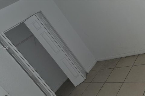 Appartement à louer à Homestead, Floride: 2 chambres, 627.28 m2 № 1987331 - photo 3