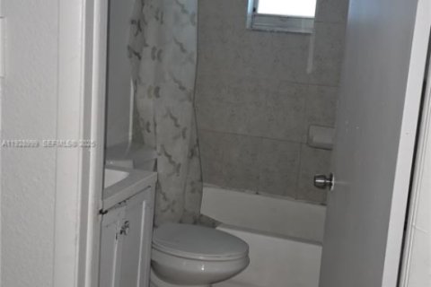 Appartement à louer à Homestead, Floride: 2 chambres, 627.28 m2 № 1987331 - photo 4