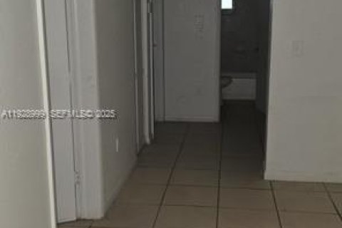 Appartement à louer à Homestead, Floride: 2 chambres, 627.28 m2 № 1987331 - photo 7