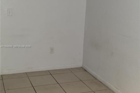 Appartement à louer à Homestead, Floride: 2 chambres, 627.28 m2 № 1987331 - photo 5