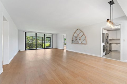 Condo in Jupiter, Florida, 3 bedrooms № 2177551 - photo 2