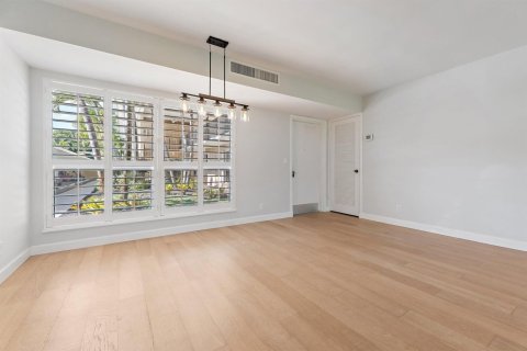 Condo in Jupiter, Florida, 3 bedrooms № 2177551 - photo 9
